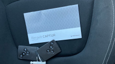 Renault Captur 0.9 TCE 90 Iconic 5dr Petrol Hatchback